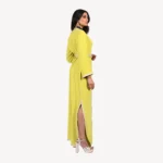 Caftan Layali jaune lumineux avec détails en zwaak maallam, une tenue raffinée pour cérémonies et soirées.