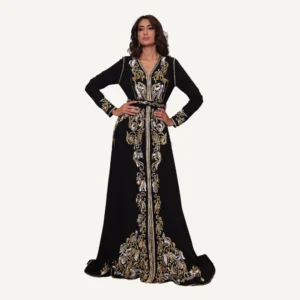 Caftan Samira noir, embelli de perles scintillantes, parfait pour mariages et soirées nocturnes.