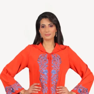 Djellaba Fatima Mautassin orange vibrant, une pièce artisanale en crêpe léger avec broderies élégantes, parfaite pour les cérémonies et événements spéciaux.