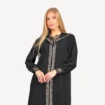 Djellaba Noura Mautassin noire intemporelle, en crêpe avec dentelle élégante et détails perlés, idéale pour un style sophistiqué.